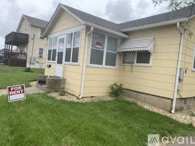 Main picture of 1373 N Division St