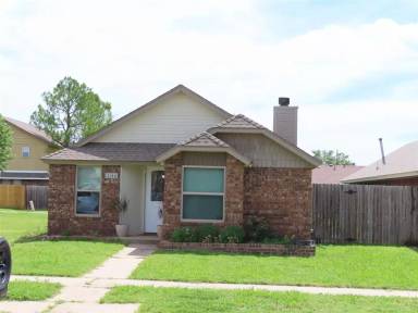 Main picture of 2147 S Robinson Ave