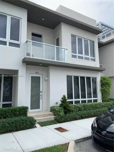 Main picture of 6414 NW 105th Pl