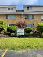 Main picture of River Oaks Apartments