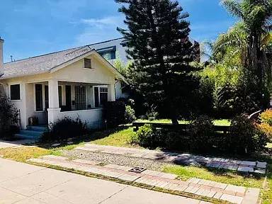 Main picture of 11242 Oxnard St