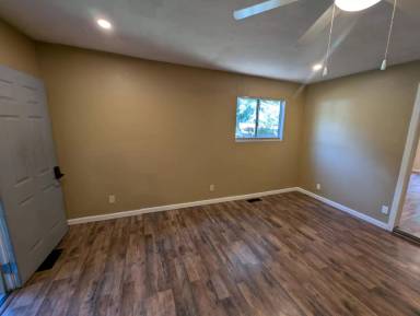 Main picture of 402 Oregon St