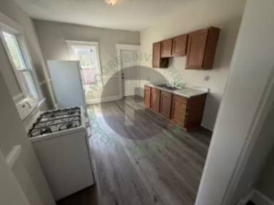 Main picture of 10303 Sophia Ave