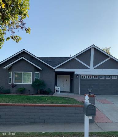 Main picture of 374 Buttonwood Dr