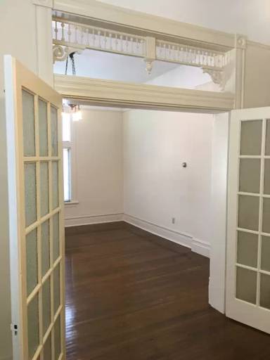 Main picture of 2200 S Spring St