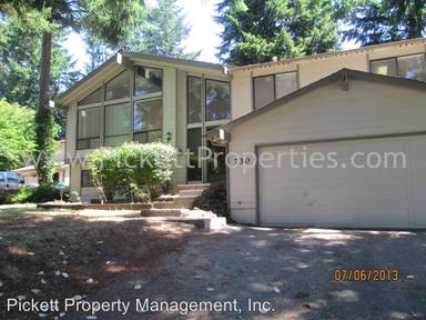 Main picture of 730 Woodland Ct NE