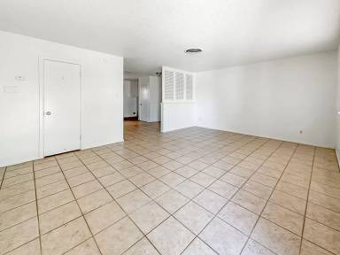 Main picture of 709 E Sunset Cir