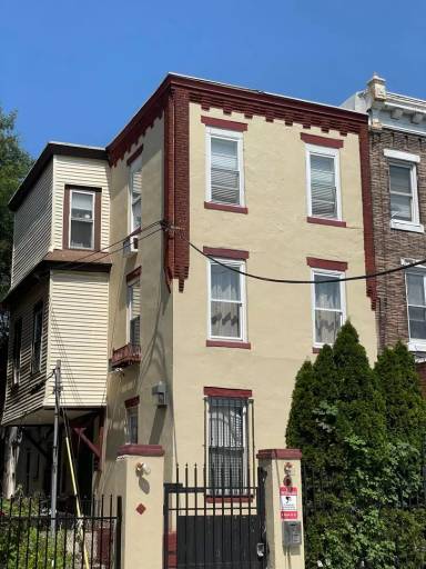 Main picture of 6 S 43rd St