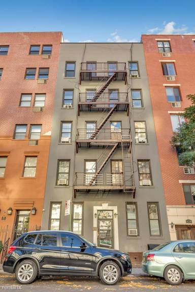 Main picture of 426 W 49th St