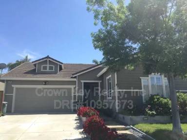 Main picture of 290 Wisteria Ct