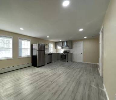 Main picture of 1697 Chalkstone Ave