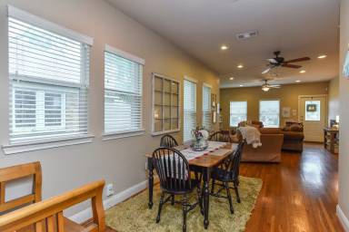 Main picture of 2528 S University Dr