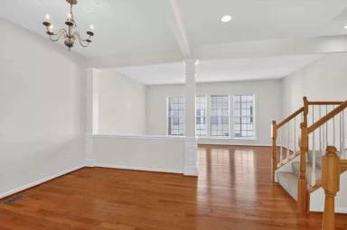 Main picture of 5023 Village Fountain Pl