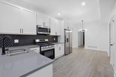 Main picture of 270 S 22nd St