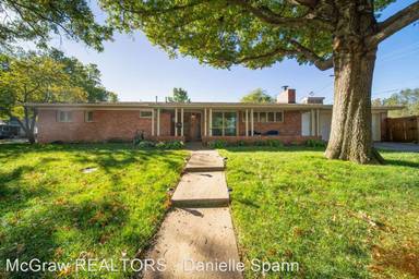 Main picture of 4518 E 40th St