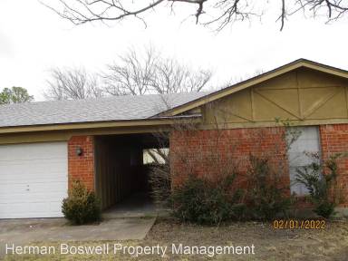 Main picture of 2022 Granbury St