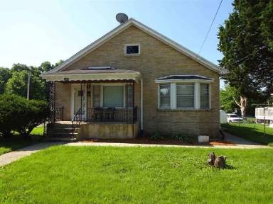 Main picture of 1002 Montague St