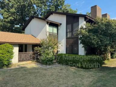 Main picture of 2301 Mistletoe Dr