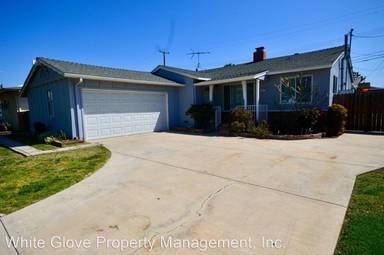 Main picture of 604 Moonbeam St