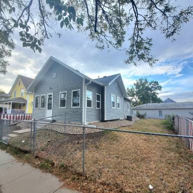 Main picture of 2315 Lynn St
