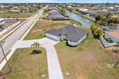 Main picture of 1206 SW 20th Ave