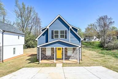 Main picture of 1646 Main St W