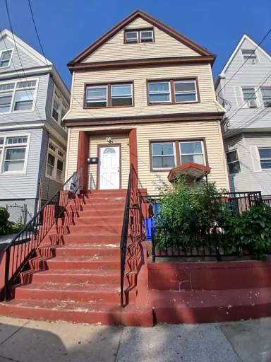 Main picture of 66 Linden Ave