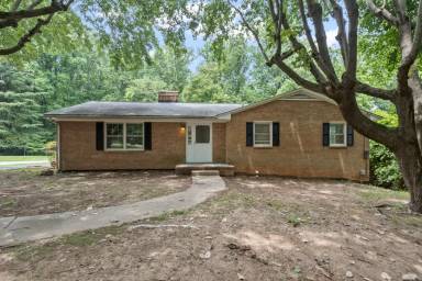 Main picture of 2712 Basswood Ct
