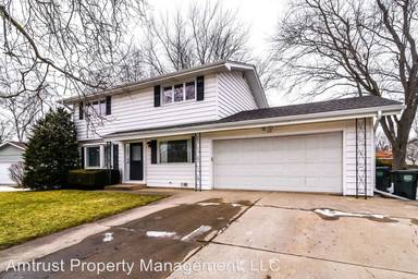 Main picture of 66 Brook Ln