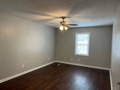 Main picture of 553 Corbin St