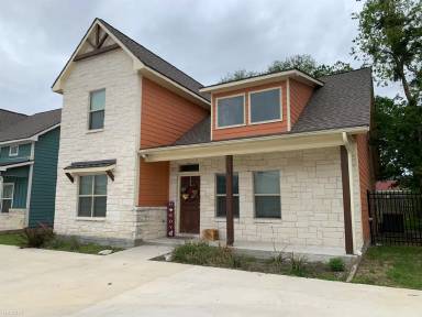 Main picture of 108 Waverly Dr