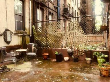 Main picture of 533 W 49th St