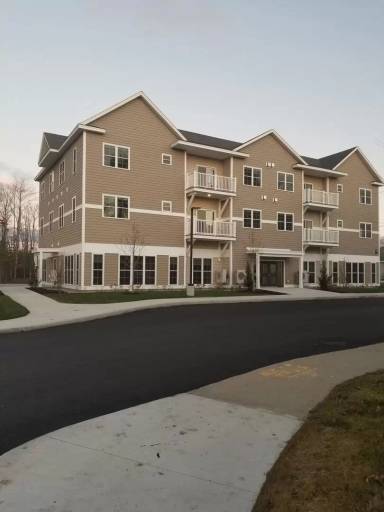 Main picture of 15 Plaza Dr