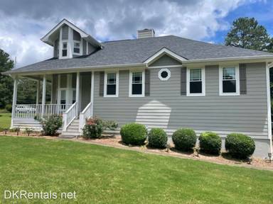 Main picture of 4494 Coventry Way NE