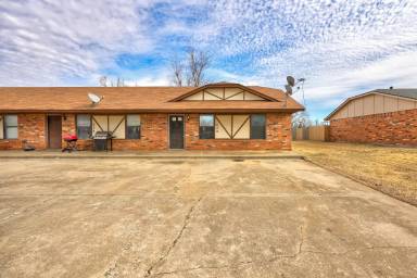 Main picture of 624 N Robin Way