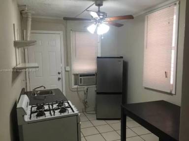 Main picture of 1914 Pierce St