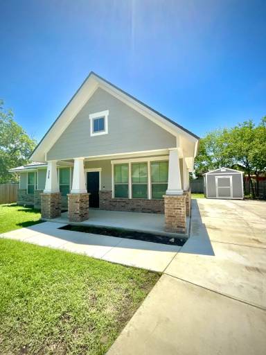 Main picture of 218 Coopwood Ave
