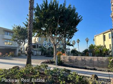 Main picture of 5440 La Jolla Blvd