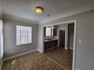 Main picture of 9585 Robson St