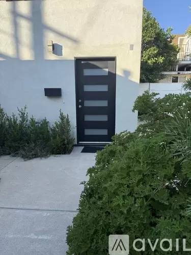 Main picture of 1049 Davis Ave