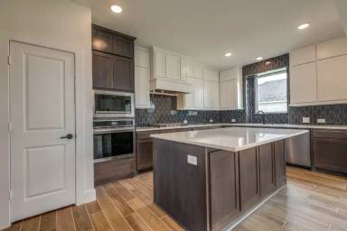 Main picture of 6304 Mulberry Creek Ln