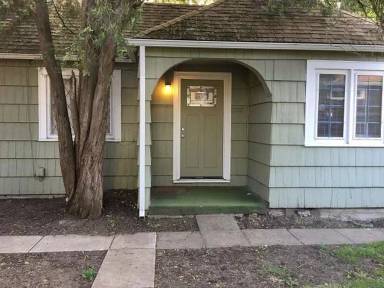 Main picture of 1070 13th St NE