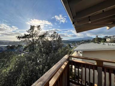 Main picture of 28 Circle Dr