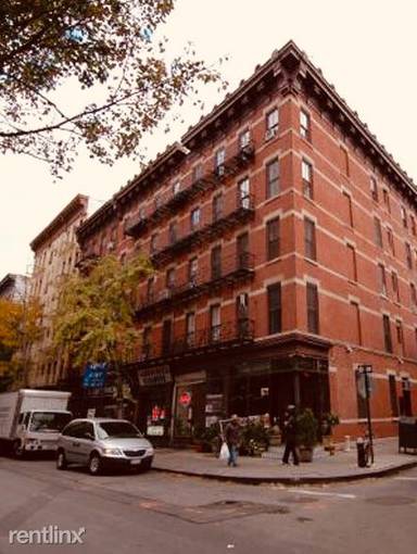Main picture of 120 Christopher St