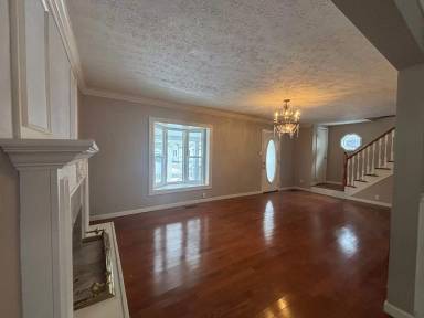 Main picture of 868 Iredell St