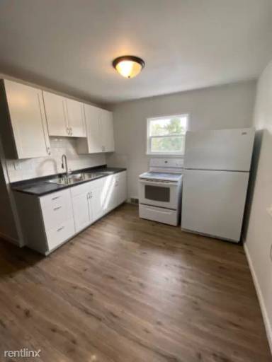 Main picture of 401 E Saint Patrick St