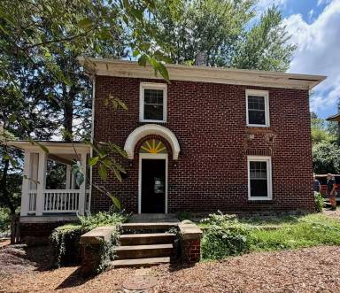 Main picture of 72 Buchanan Ave