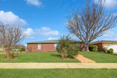 Main picture of 4609 Stallion Dr