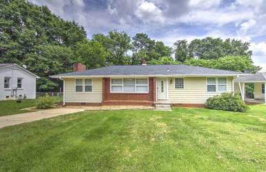 Main picture of 2125 Lee St