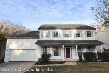 Main picture of 105 N Pembroke Dr